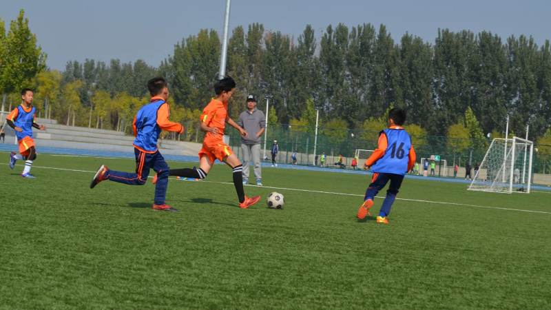 bsports必一运动(中国区)官方网站 中场球员的职责划分